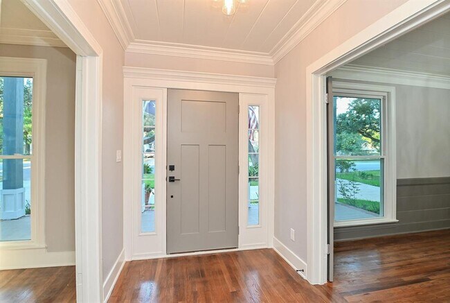 1031 Meyer St in Sealy, TX - Building Photo - Building Photo