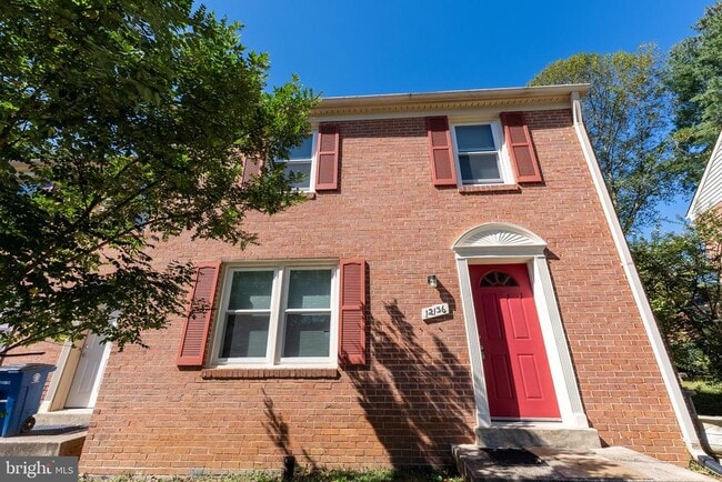 12136 Bentridge Pl in Potomac, MD - Foto de edificio - Building Photo