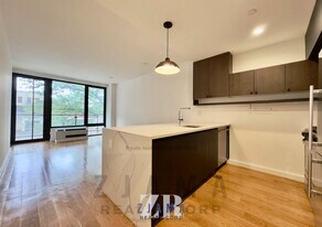 25 E 19th St in Brooklyn, NY - Building Photo
