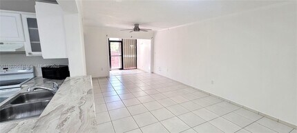 9403 Fontainebleau Blvd in Miami, FL - Building Photo - Building Photo