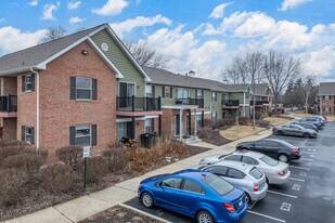 Chantecleer Lakes in Naperville, IL - Building Photo