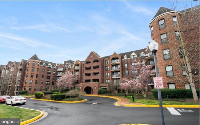 2100 Langston Blvd. in Arlington, VA - Building Photo - Building Photo