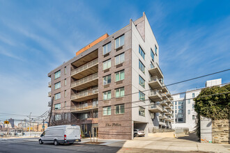 3015 Vernon Blvd in Astoria, NY - Foto de edificio - Building Photo