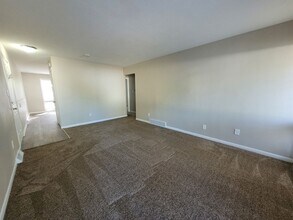 4613-4615 SE 3rd Ct in Des Moines, IA - Foto de edificio - Building Photo