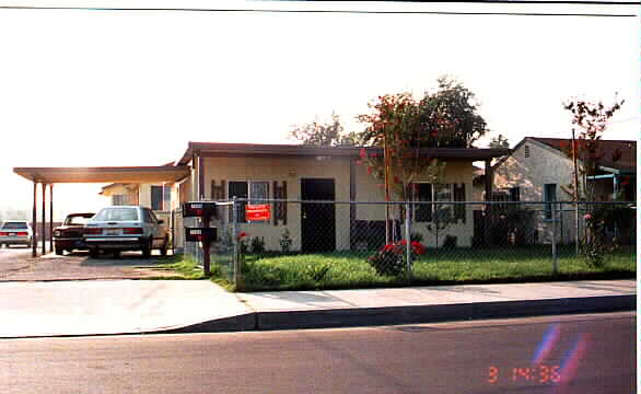 7568 Guthrie St in Highland, CA - Building Photo