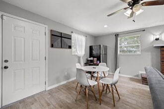 4314 E Henry Ave in Tampa, FL - Building Photo - Building Photo