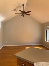 2010 S Elm St in Siloam Springs, AR - Foto de edificio - Building Photo