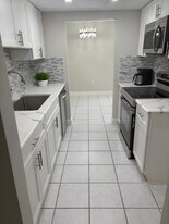 11440 8th Way N, Unit 205 in St. Petersburg, FL - Building Photo