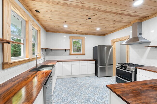 107 S Mulberry St in Statesboro, GA - Foto de edificio - Building Photo