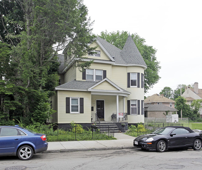 12 Dean St in Worcester, MA - Foto de edificio - Building Photo