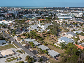 634-650 6th Ave in Marco Island, FL - Building Photo - Building Photo