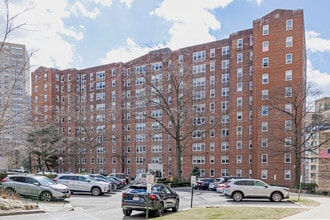 25 Knolls Cres in Bronx, NY - Foto de edificio - Building Photo