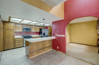 3948 Tudur Ln in Las Vegas, NV - Building Photo - Building Photo