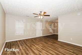 161 Caldwell Dr in Hampton, GA - Foto de edificio - Building Photo