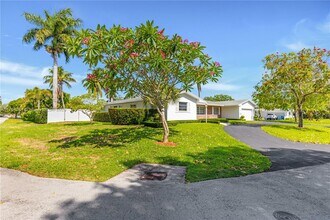 13790 SW 80th Ave in Palmetto Bay, FL - Building Photo - Building Photo