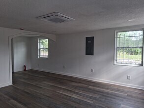 2904 Moncrief Rd in Jacksonville, FL - Building Photo - Building Photo