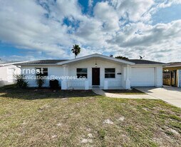 1126 Normandy Blvd in Holiday, FL - Building Photo