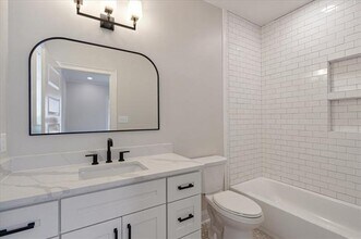5017 Henry Heights Dr in Memphis, TN - Building Photo - Building Photo
