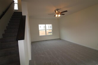 815 Little Fieldstone Drive in Wentzville, MO - Foto de edificio - Building Photo