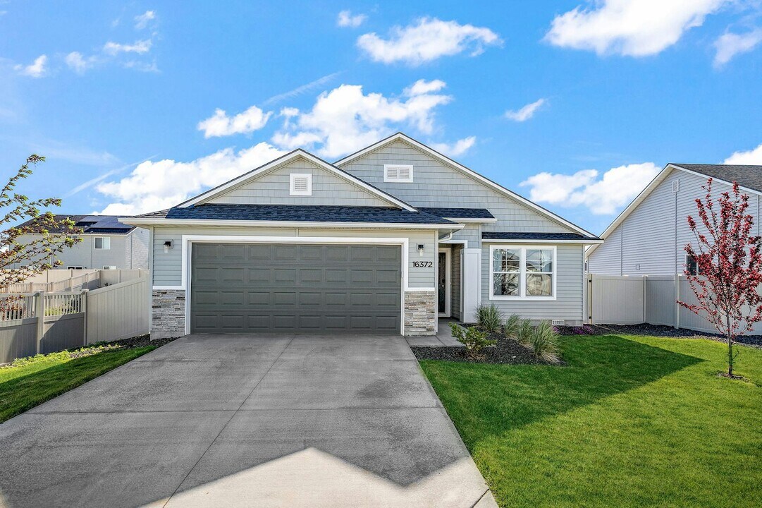 16372 Whitley Ave in Caldwell, ID - Building Photo