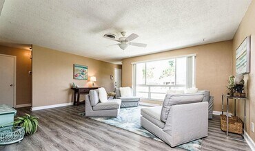 117 Ocean Grove Dr in Ormond Beach, FL - Foto de edificio - Building Photo