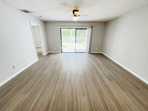 3813 Park Lane Villas Rd in West Palm Beach, FL - Building Photo - Building Photo
