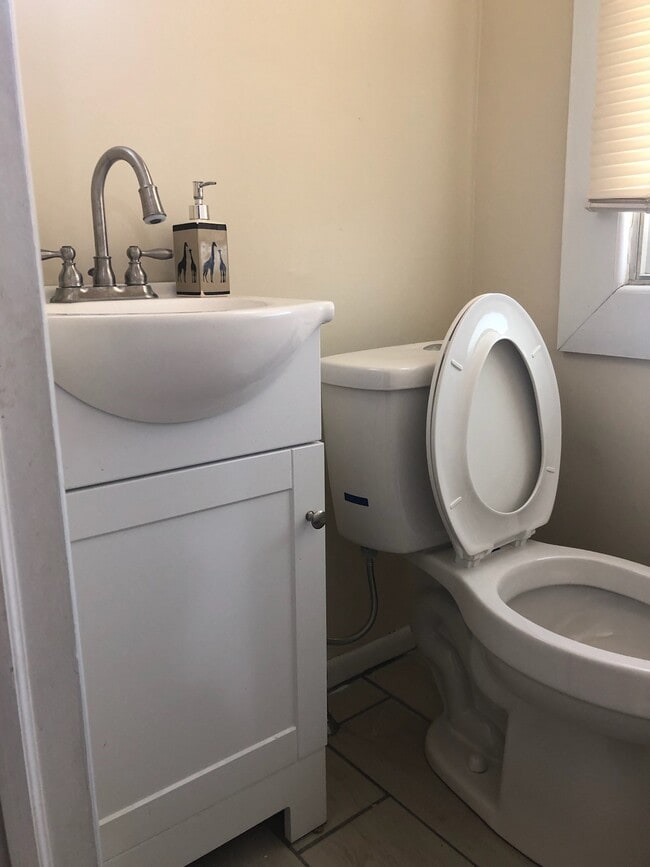 209 Magnolia Ter, Unit Unit A in Upper Darby, PA - Building Photo - Building Photo