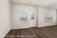 2703A Sidney St photo'