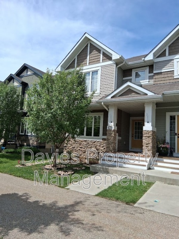 property at 170 Desrochers Gate SW