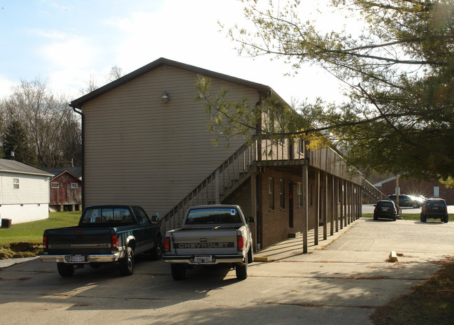 551 College Pky in Parkersburg, WV - Foto de edificio - Building Photo