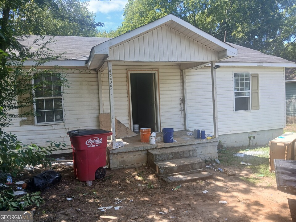 4255 Roy Ave in Macon, GA - Building Photo