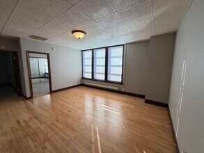 5402 S 77th St in Ralston, NE - Building Photo - Building Photo