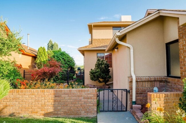 2203 Heights Dr in Farmington, NM - Building Photo - Building Photo