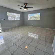 11510 SW 181st Terrace in Miami, FL - Foto de edificio - Building Photo
