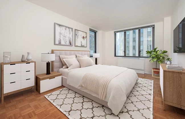 41 W 56th St in New York, NY - Foto de edificio - Building Photo
