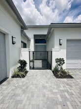 12465 SW Crystal Cv Dr in Port St. Lucie, FL - Building Photo - Building Photo