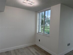 4350 NW 107th Ave, Unit 106 in Doral, FL - Building Photo - Building Photo