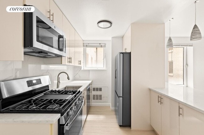 106 Central Park S in New York, NY - Foto de edificio - Building Photo