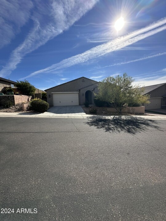 2933 W Tumbleweed Dr in Phoenix, AZ - Foto de edificio