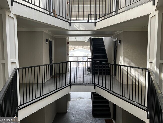 property at 1150 Collier Rd NW