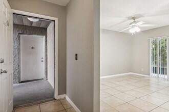 2433 Barley Club Dr in Orlando, FL - Building Photo - Building Photo