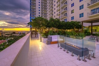 ParkLine Palm Beaches in West Palm Beach, FL - Foto de edificio - Building Photo