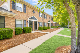 Sage Pointe Apartments and Townhomes in Charlotte, NC - Building Photo - Building Photo