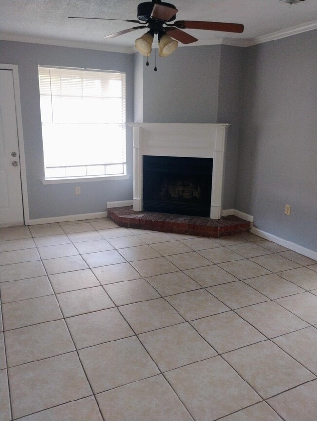 14140 Azalea Park Ave, Unit C in Baton Rouge, LA - Foto de edificio - Building Photo