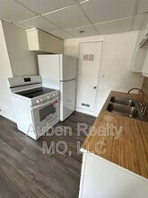 16012 E T C Lea Rd in Independence, MO - Building Photo - Building Photo