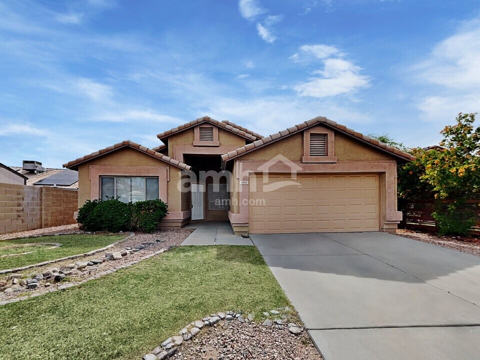 8544 N 112th Ave in Peoria, AZ - Building Photo