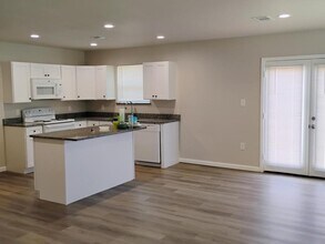 208 Hoover Ln in Azle, TX - Building Photo - Building Photo