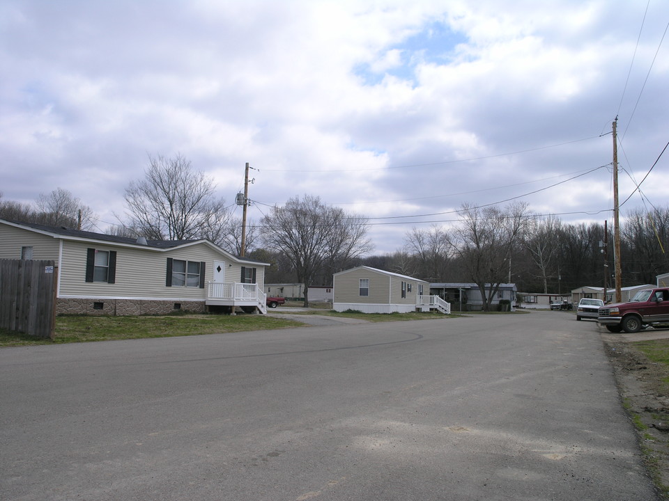 Redwood Estates Mobile Home Community in Memphis, TN - Building Photo