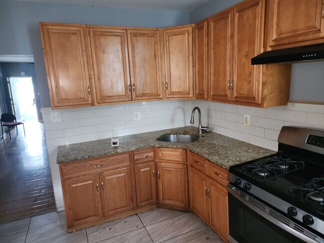 6114 Master St in Philadelphia, PA - Building Photo - Building Photo