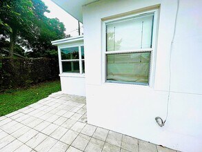 214 NE 11th St in Delray Beach, FL - Building Photo - Building Photo